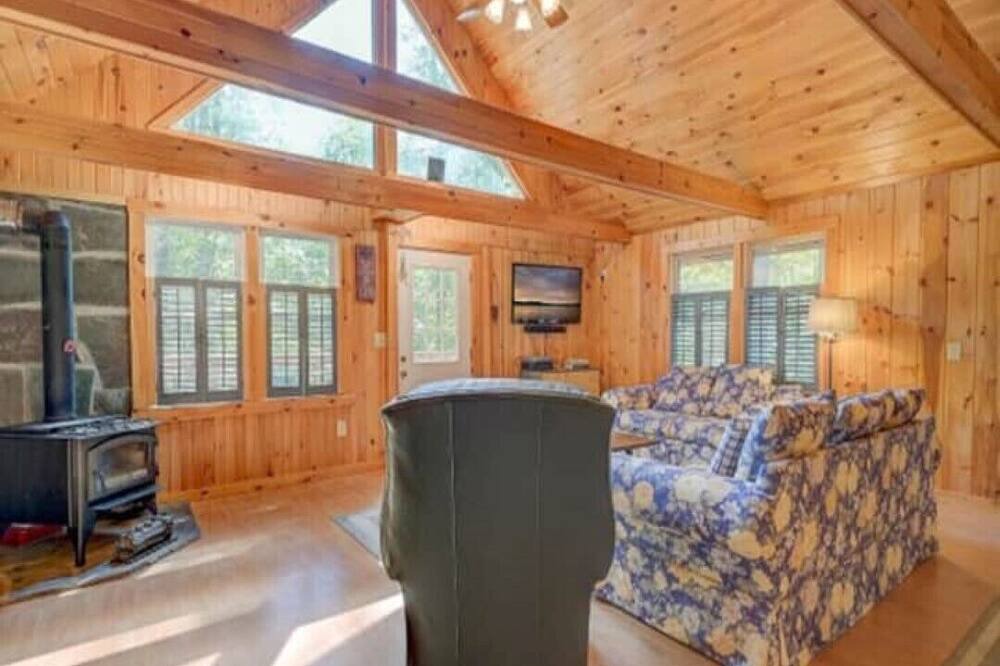 Photo of Livingroom in Fryeburg