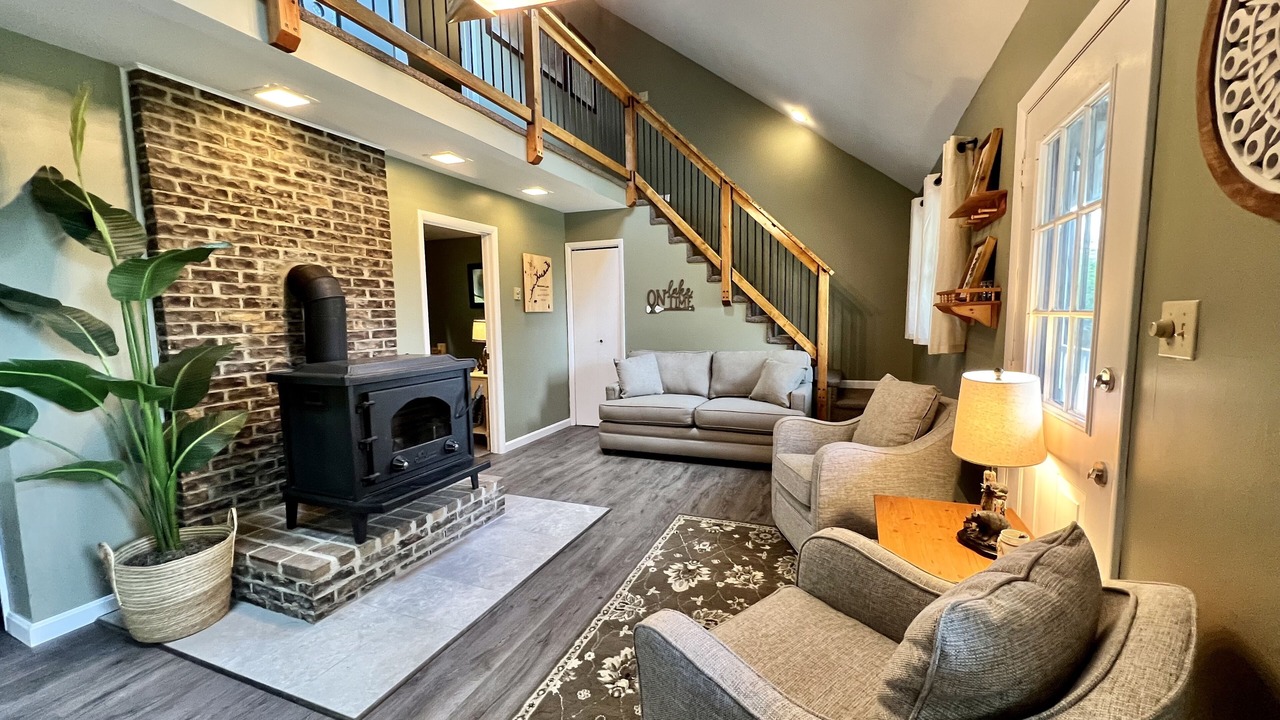 Photo of Livingroom in Marklesburg