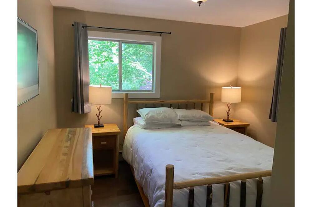 Photo of Bedroom in Lake Pleasant