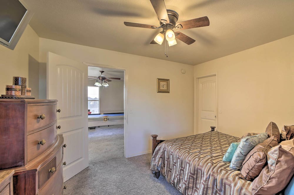 Photo of Bedroom in Broken Arrow