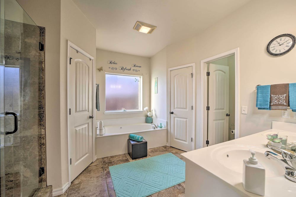 Photo of Bathroom in Broken Arrow