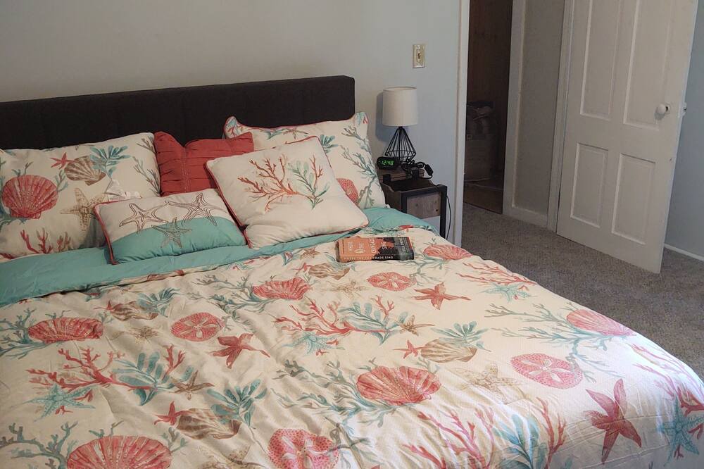 Photo of Bedroom in Perry