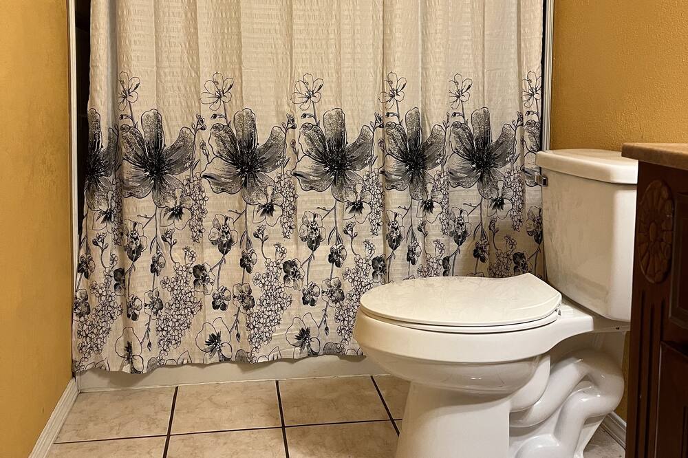 Photo of Bathroom in Noel