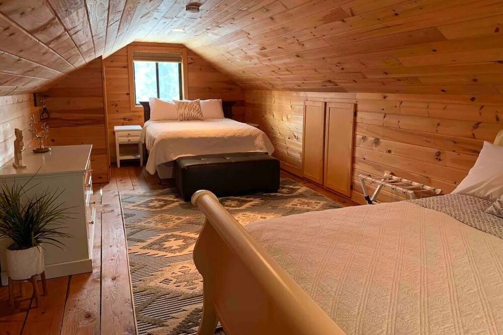 Photo of Bedroom in Ellicottville