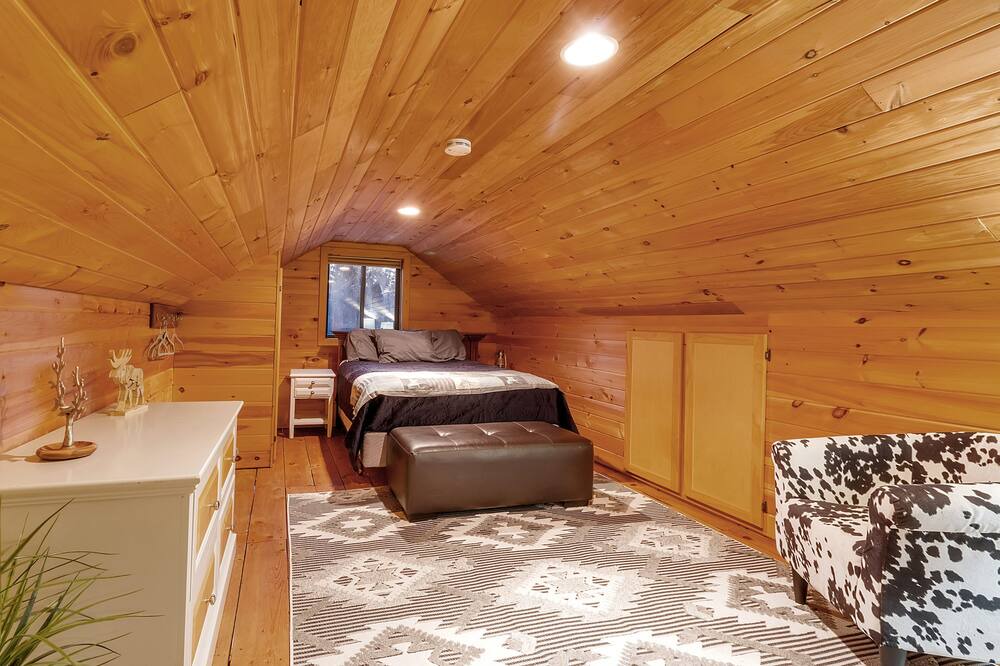 Photo of Bedroom in Ellicottville