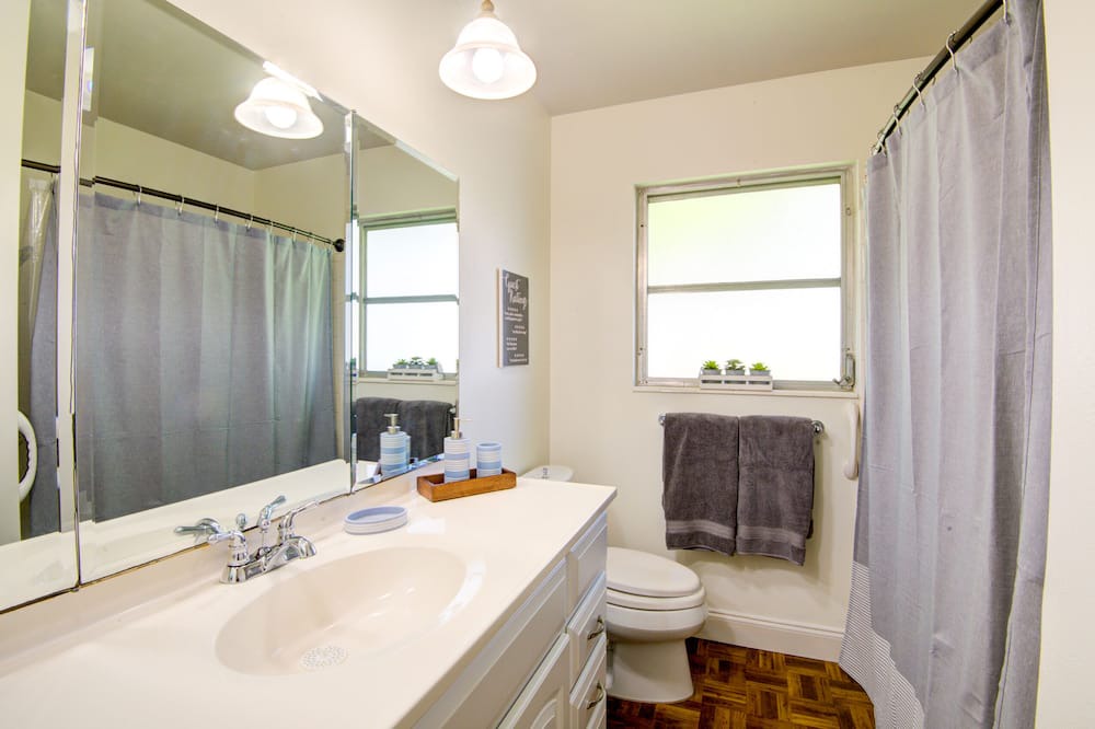 Photo of Bathroom in Park East