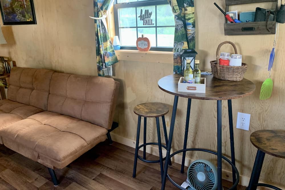 Photo of Livingroom in Cayuga