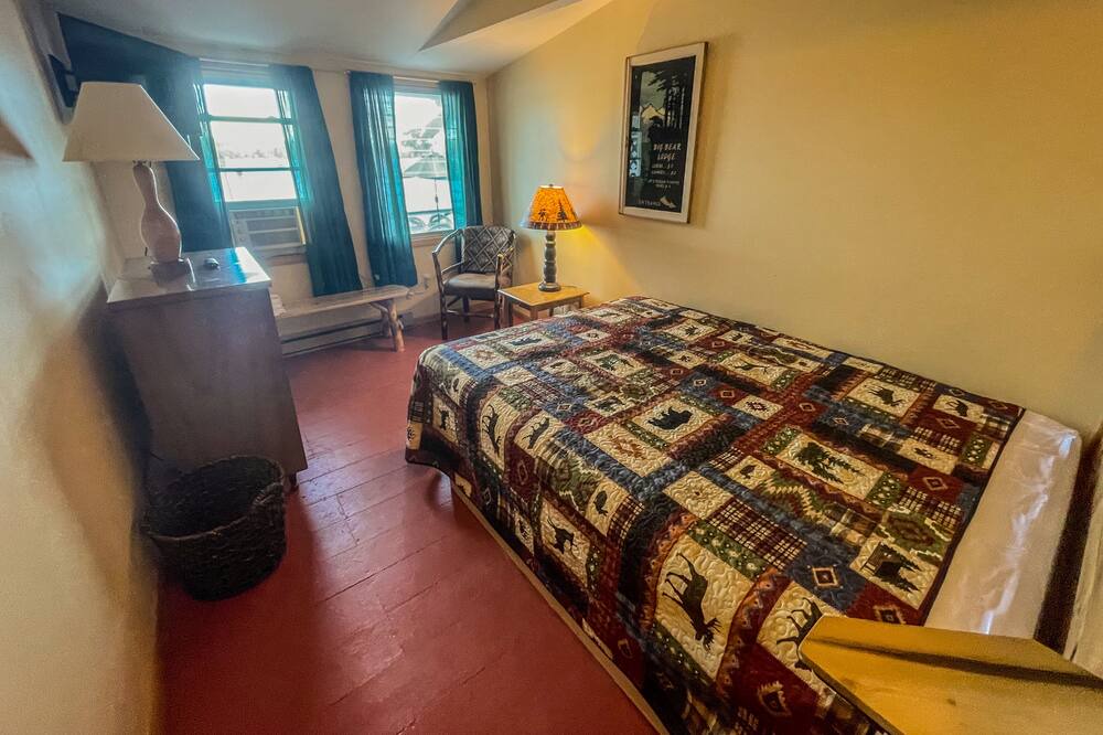 Photo of Bedroom in Lake George