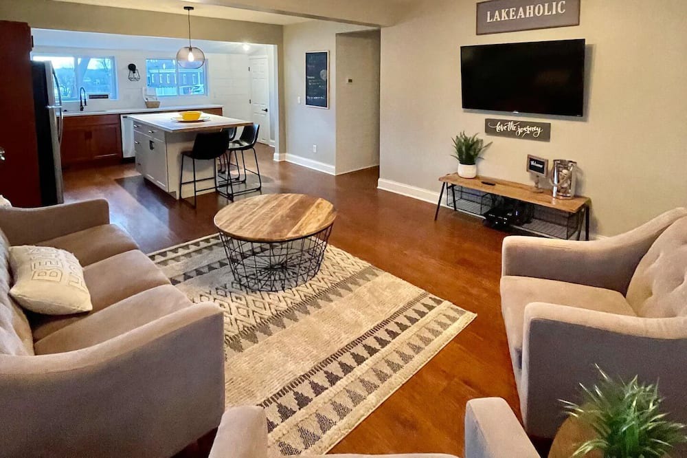 Photo of Livingroom in Portage Lakes