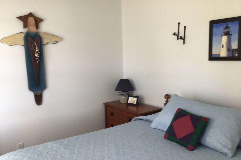 Photo of Bedroom in Damariscotta