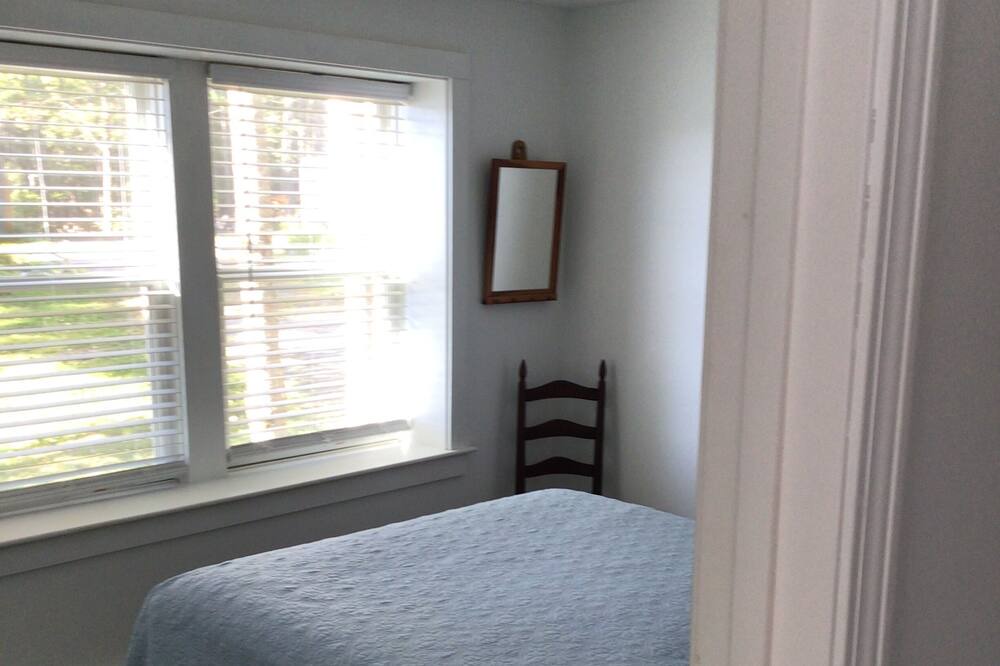 Photo of Bedroom in Damariscotta