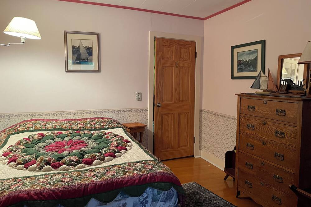 Photo of Bedroom in Ellsworth
