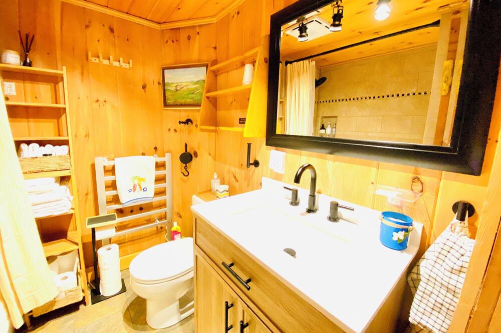 Photo of Bathroom in Boothbay Harbor