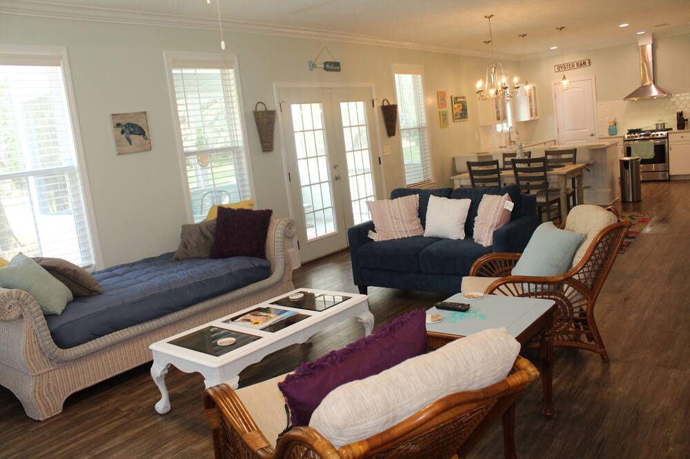 Photo of Livingroom in Darien