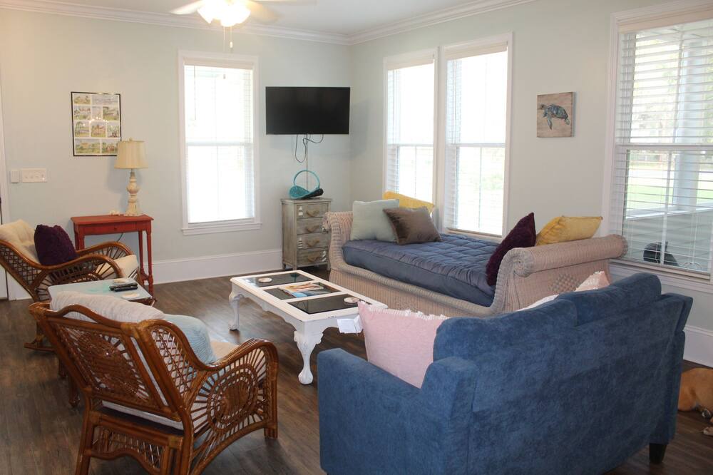 Photo of Livingroom in Darien