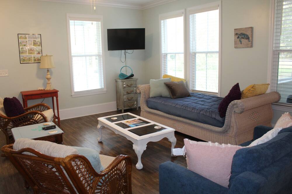 Photo of Livingroom in Darien