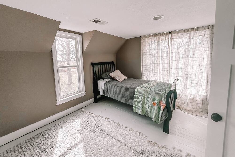 Photo of Bedroom in Siloam Springs
