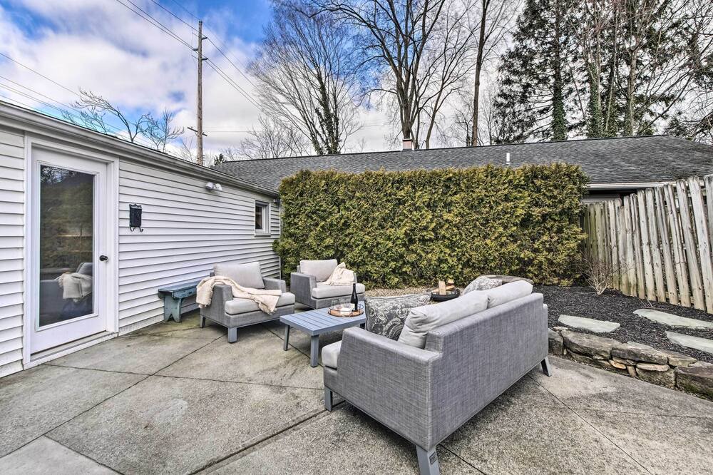 Photo of Patio Balcony in Chagrin Falls