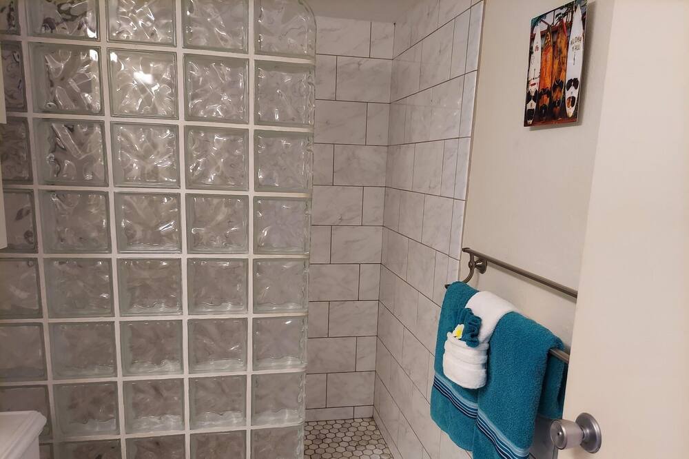 Photo of Bathroom in Maalaea