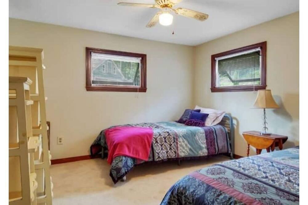 Photo of Bedroom in Litchfield