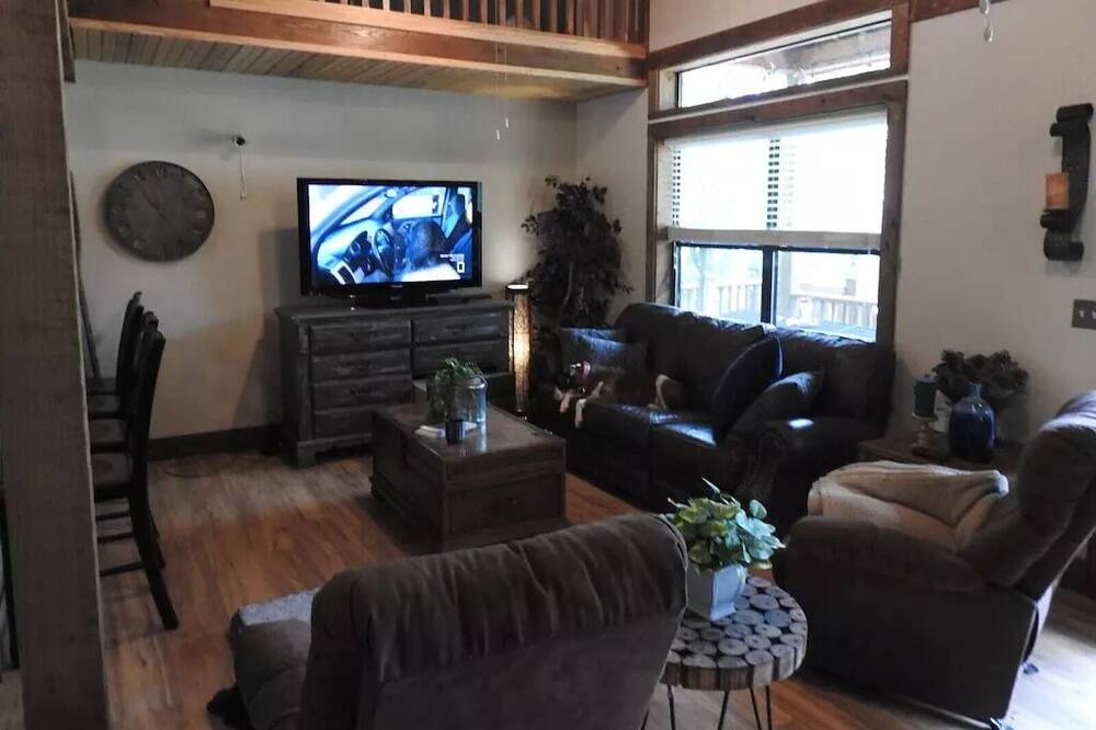Photo of Livingroom in Alix
