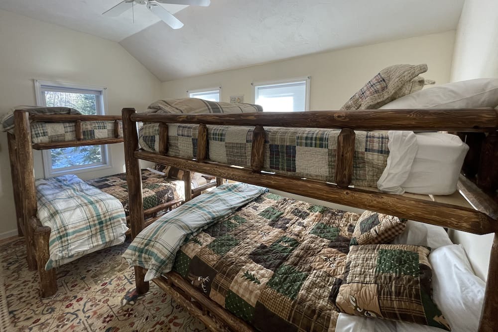 Photo of Bedroom in Center Conway
