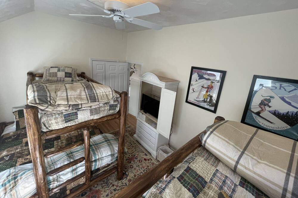 Photo of Bedroom in Center Conway