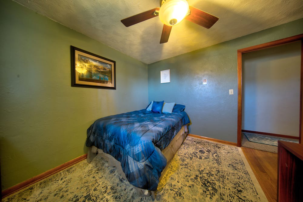 Photo of Bedroom in Grove City