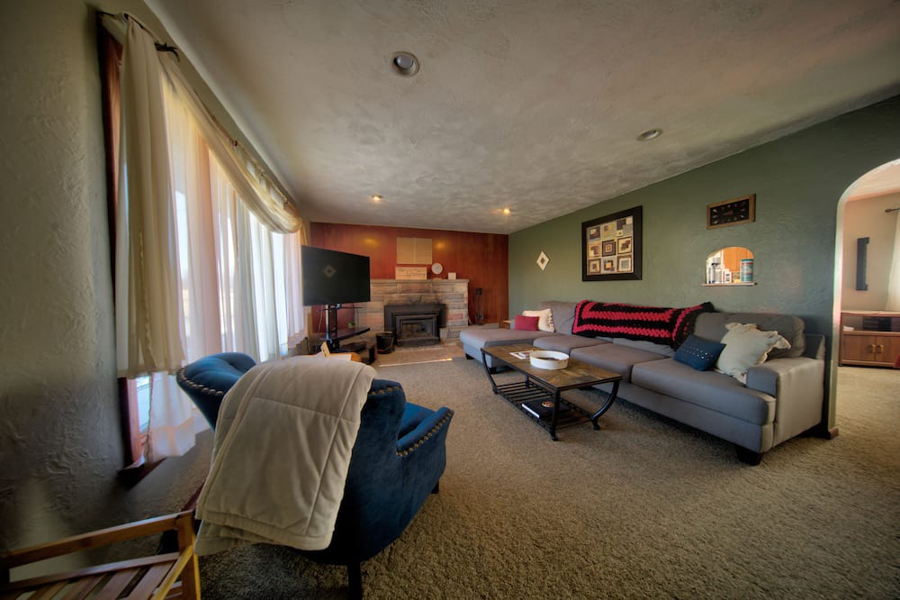 Photo of Livingroom in Grove City