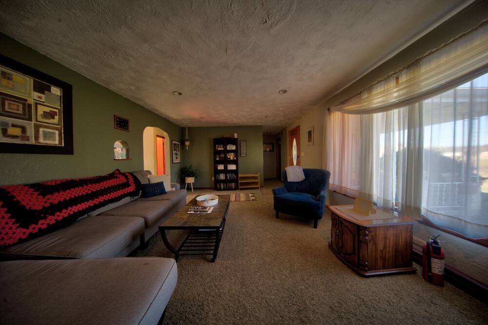 Photo of Livingroom in Grove City