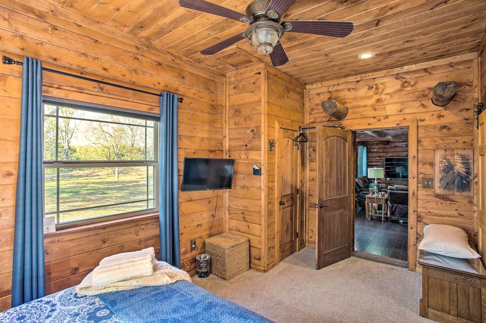 Photo of Bedroom in Durant