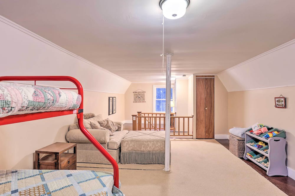 Photo of Bedroom in Scottsburg