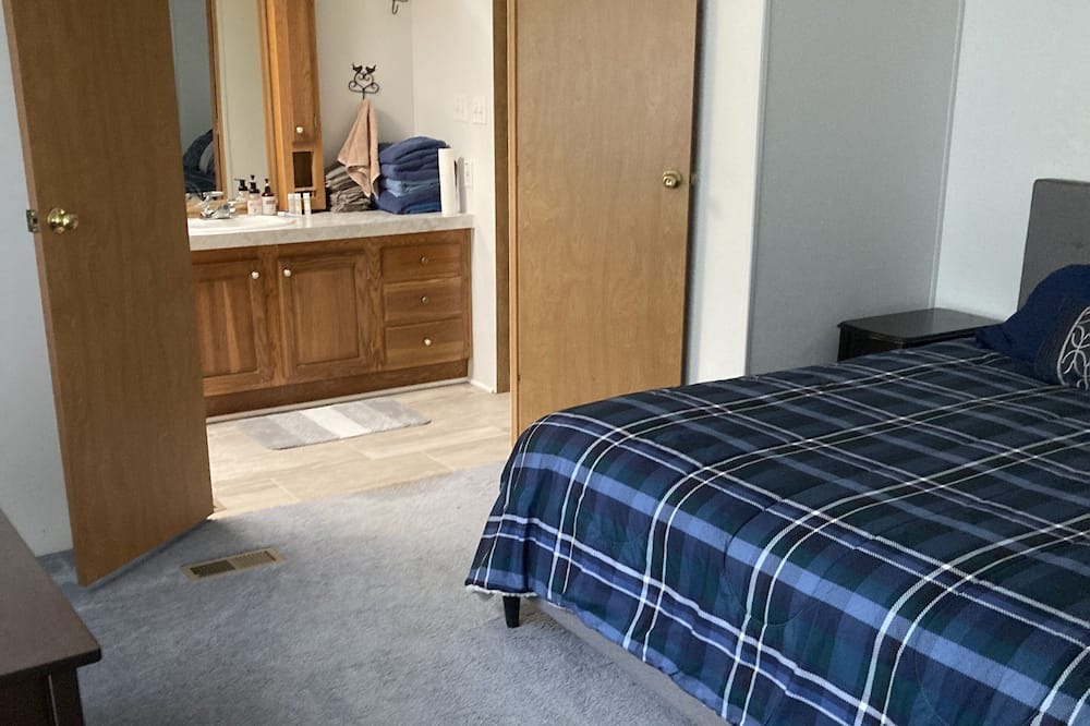 Photo of Bedroom in Lewis Run