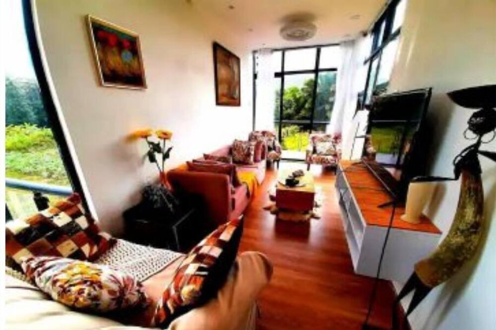 Photo of Livingroom in Van Buren