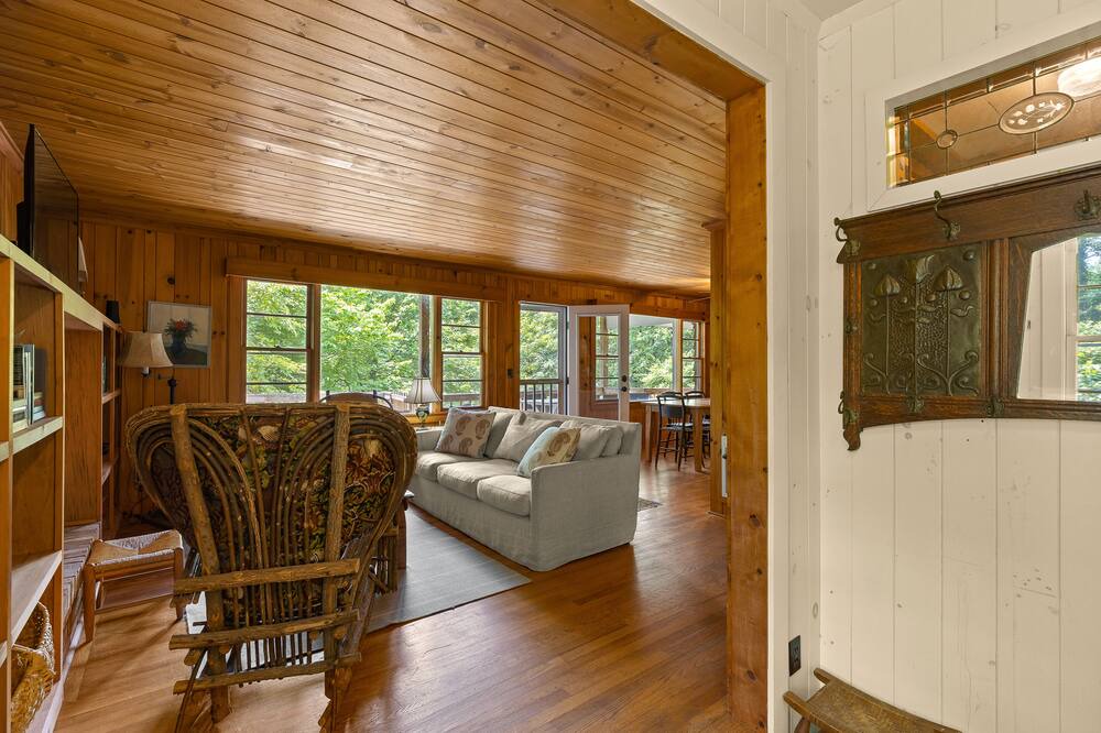 Photo of Livingroom in Highlands Hills