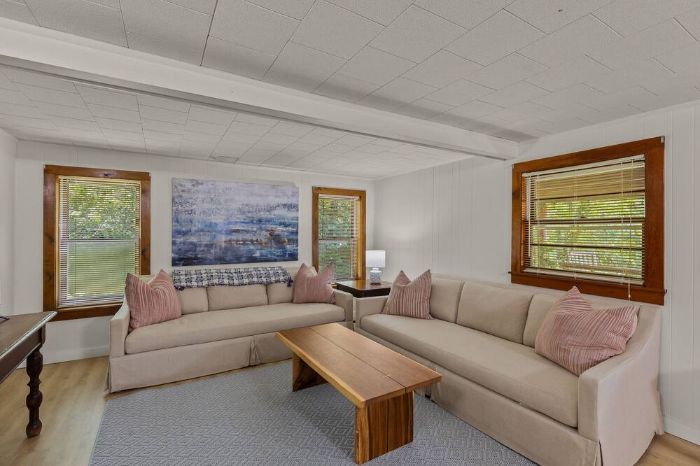 Photo of Livingroom in Highlands Hills