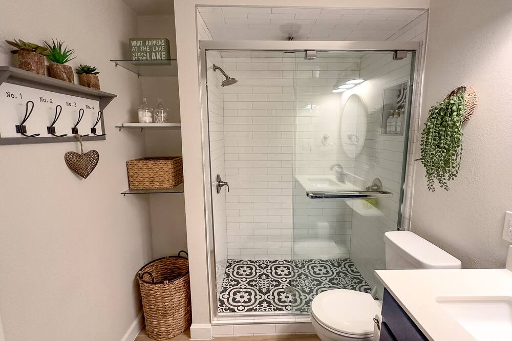 Photo of Bathroom in Log Cabin
