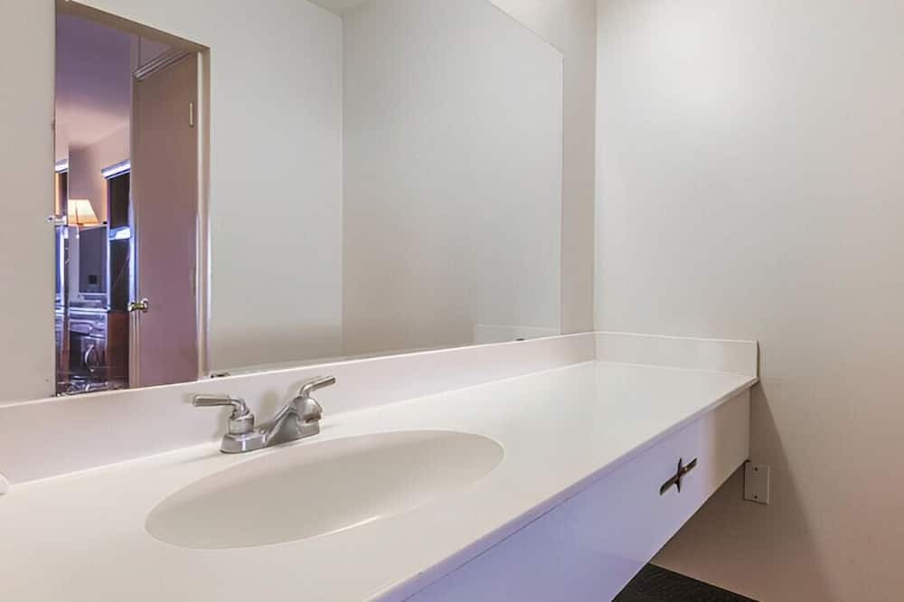 Photo of Bathroom in Central City