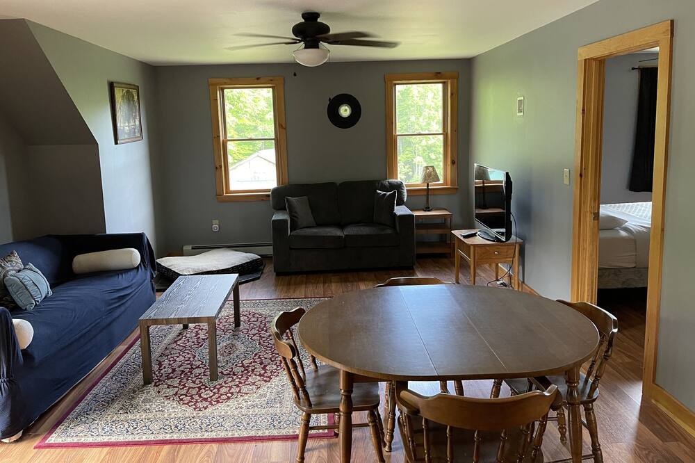 Photo of Livingroom in West Paris