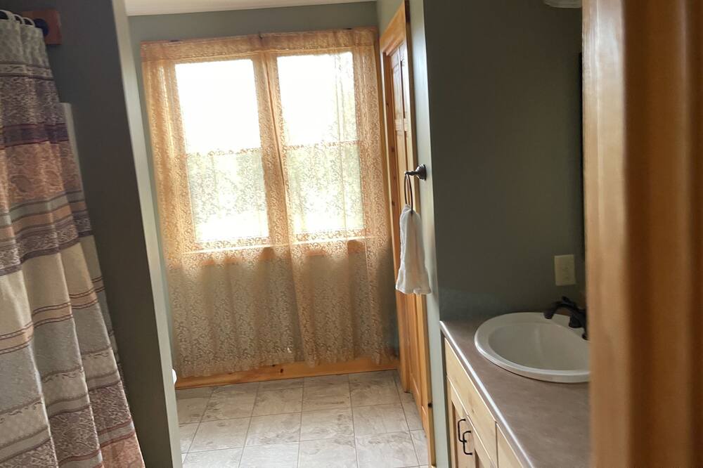 Photo of Bathroom in West Paris