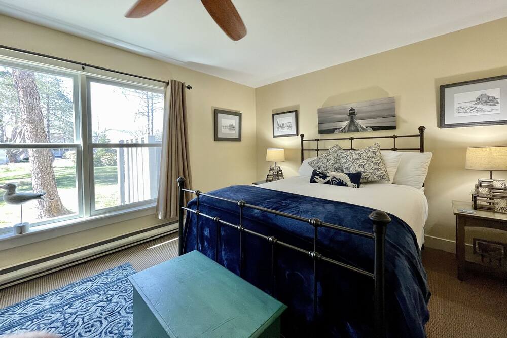 Photo of Bedroom in Isle of Springs