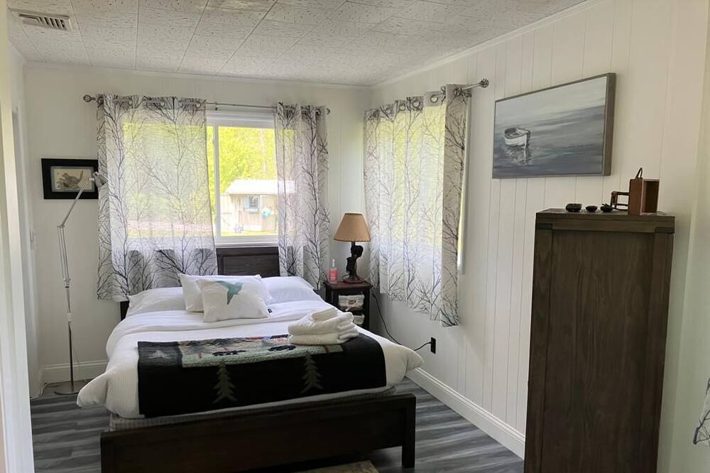 Photo of Bedroom in Lake George