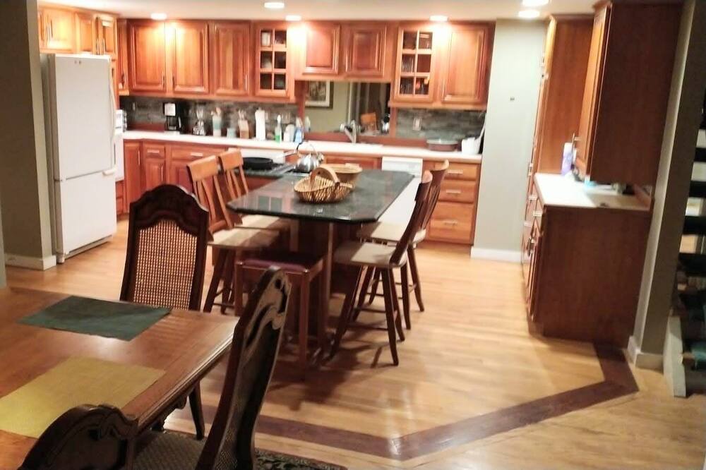 Photo of Kitchen in Center Lovell