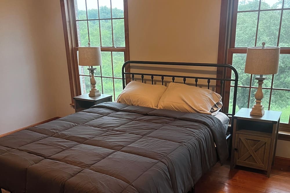 Photo of Bedroom in Butler