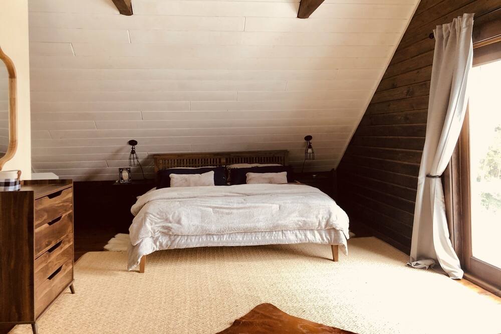 Photo of Bedroom in Warrensburg