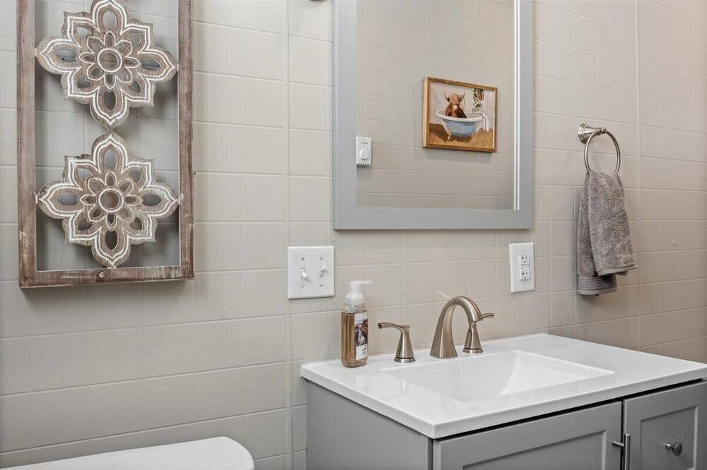Photo of Bathroom in Naples