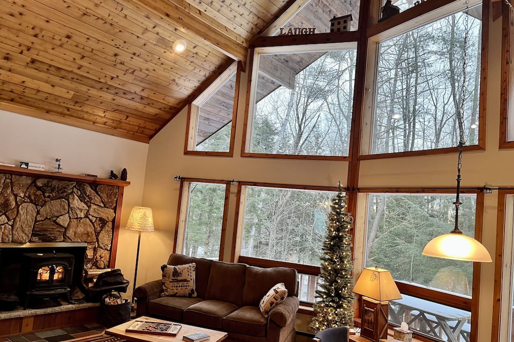 Photo of Livingroom in North Creek