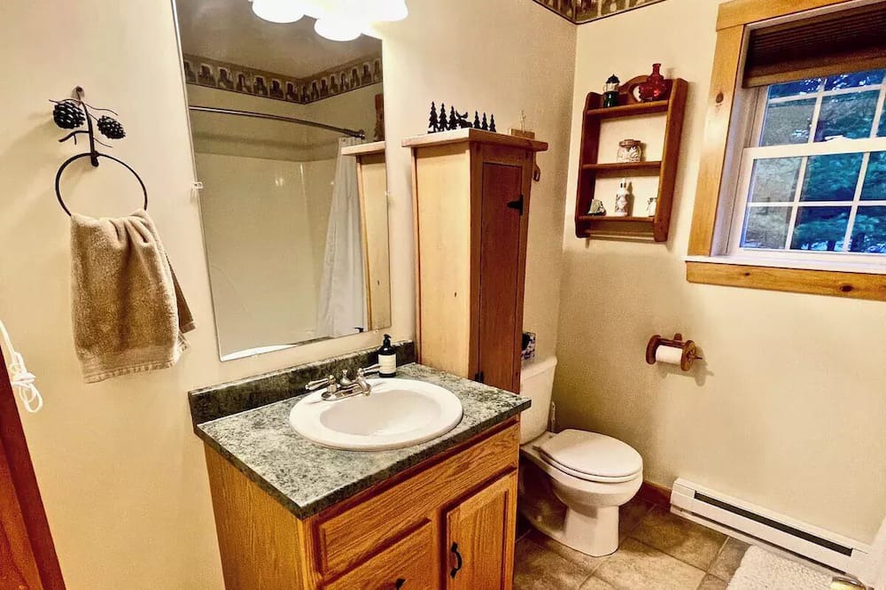 Photo of Bathroom in Oquossoc