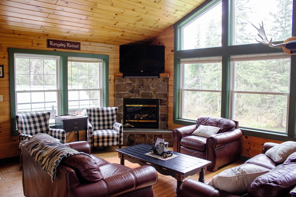 Photo of Livingroom in Oquossoc