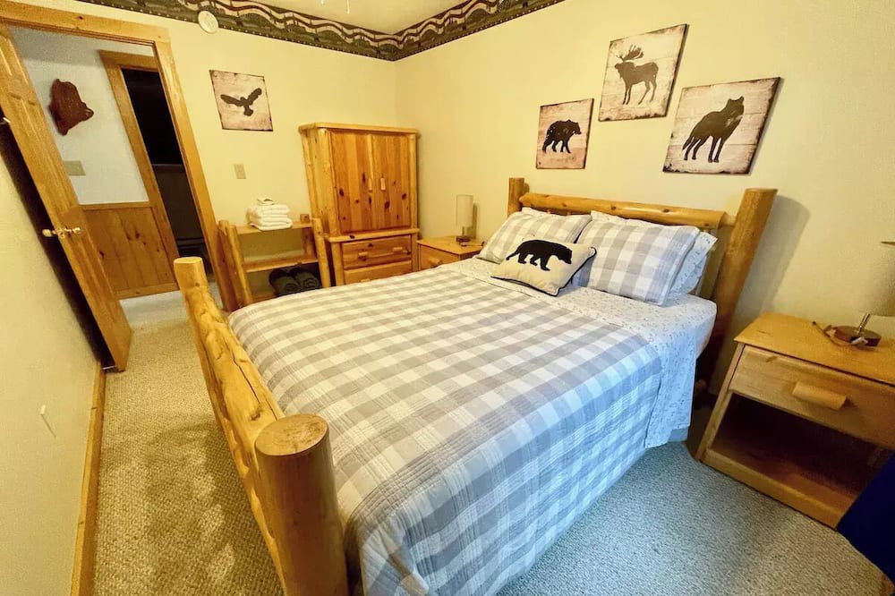 Photo of Bedroom in Oquossoc